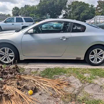 2010 Nissan Altima 2.5 S Coupe 2D
