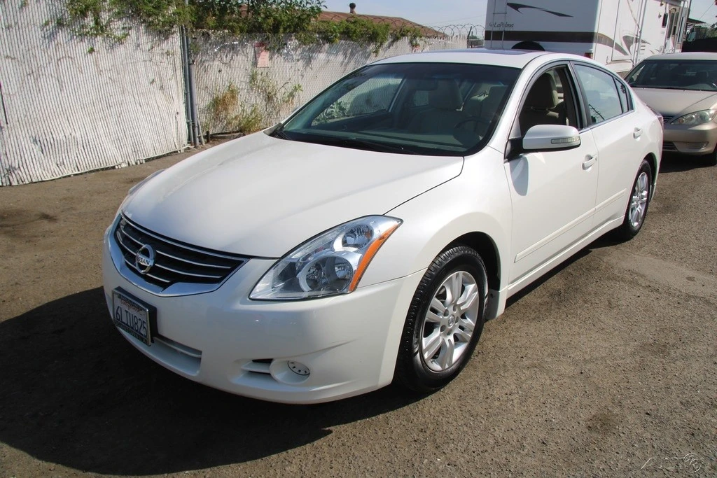 2010 Nissan Altima 4th Gen - Image 2 of 21