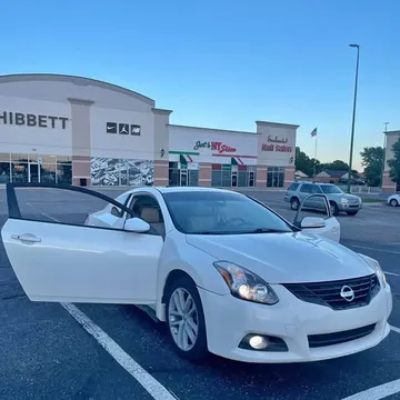 2010 Nissan Altima 3.5 SR Coupe