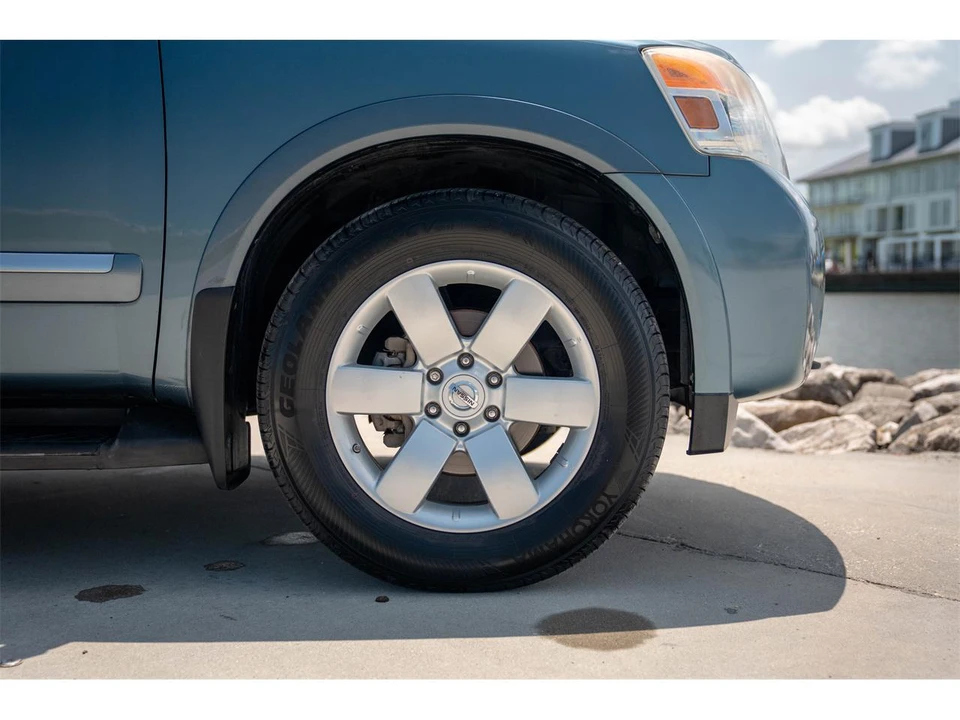 2010 Nissan Armada - Image 12 of 31