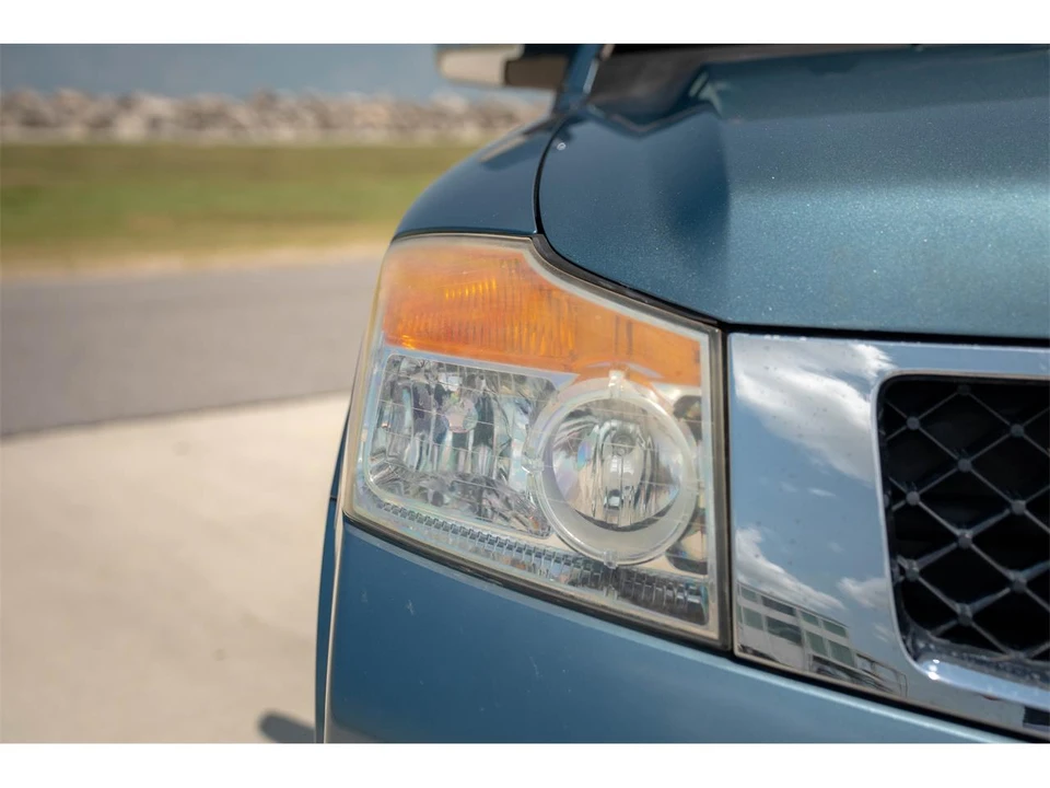 2010 Nissan Armada - Image 13 of 31