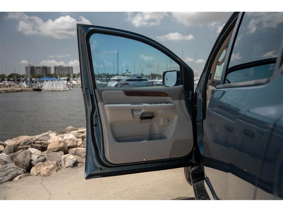 2010 Nissan Armada - Image 17 of 31