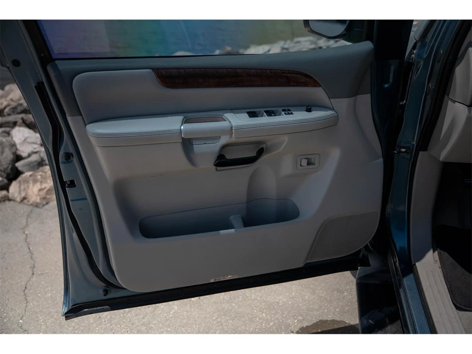 2010 Nissan Armada - Image 18 of 31