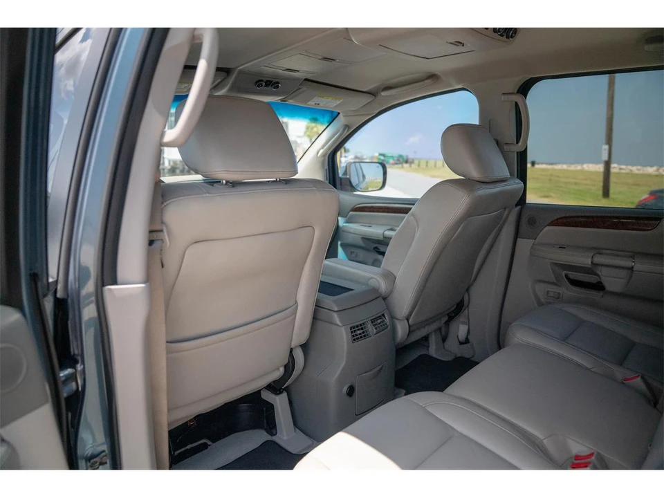 2010 Nissan Armada - Image 25 of 31