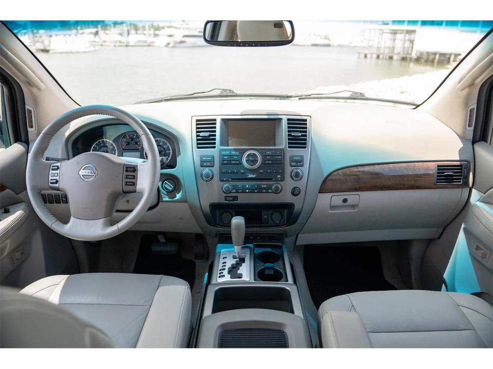 2010 Nissan Armada - Image 26 of 31