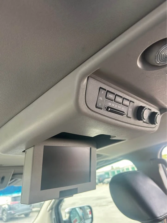 2010 Nissan Armada - Image 8 of 11