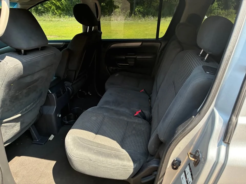 2010 Nissan Armada - Image 6 of 9