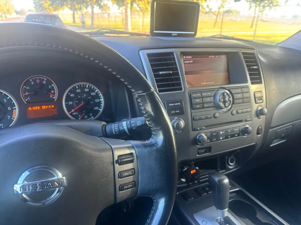 2010 Nissan Armada - Image 6 of 6