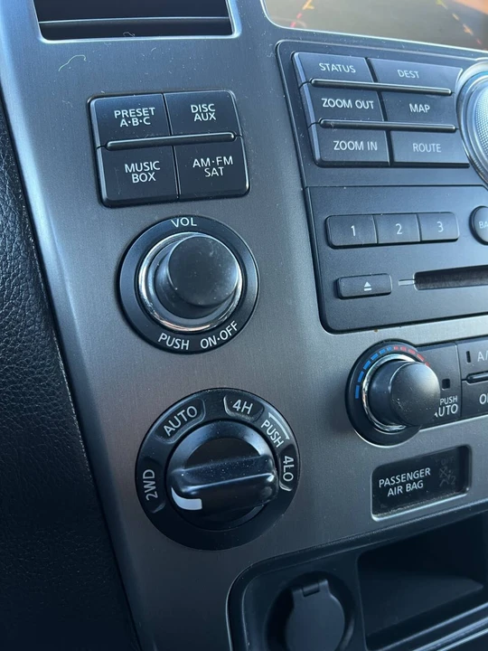 2010 Nissan Armada - Image 15 of 21
