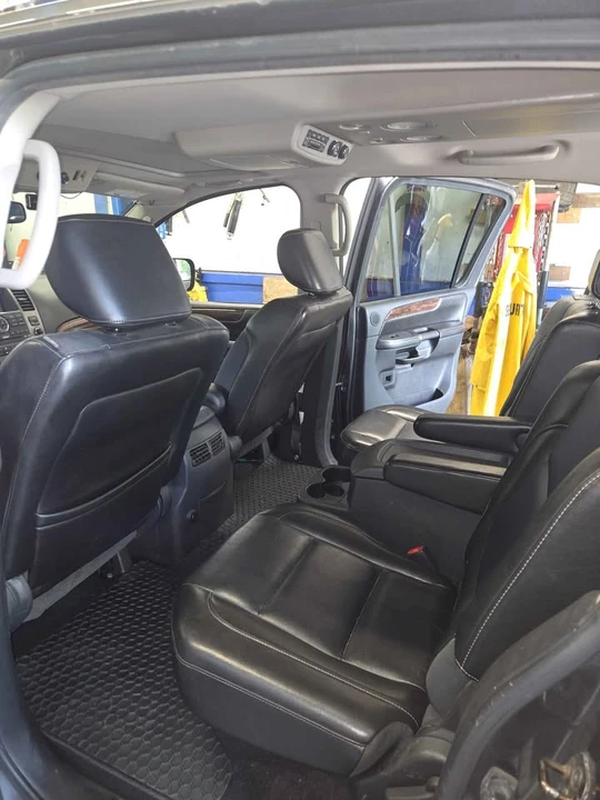 2010 Nissan Armada - Image 12 of 21