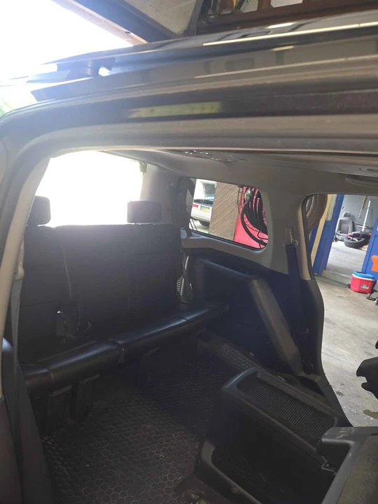 2010 Nissan Armada - Image 15 of 21
