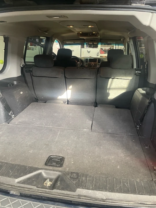 2010 Nissan Armada - Image 11 of 11