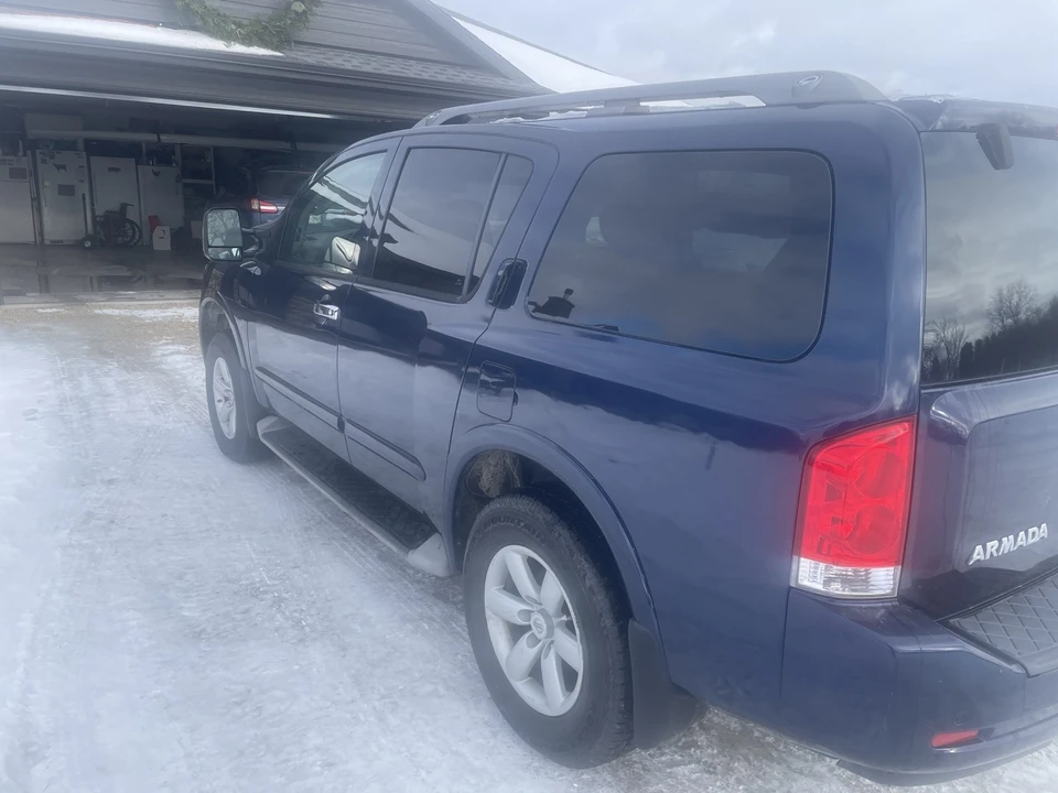 2010 Nissan Armada - Image 4 of 11