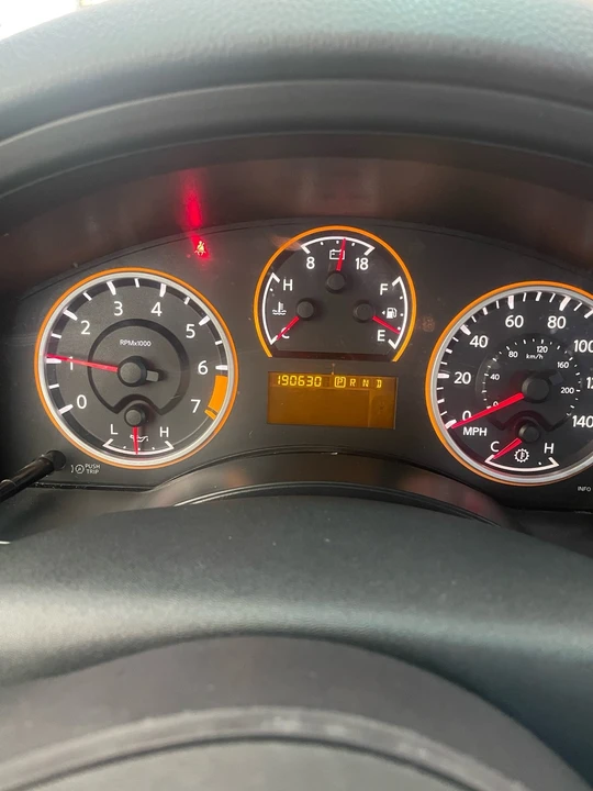 2010 Nissan Armada - Image 5 of 11