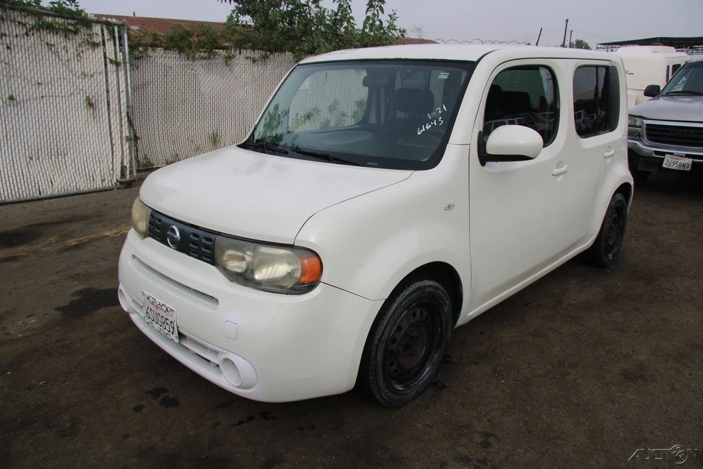 2010 Nissan Cube - Image 2 of 21