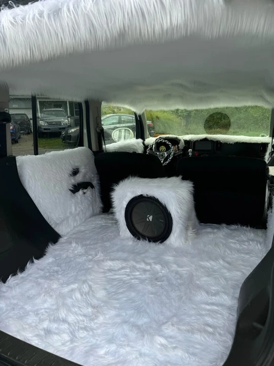 2010 Nissan Cube - Image 2 of 11