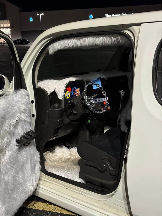 2010 Nissan Cube - Image 11 of 11