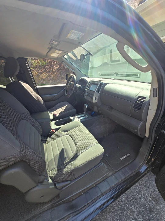 2010 Nissan Frontier 2nd Gen - Image 15 of 21