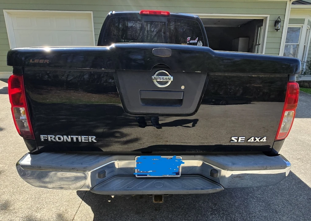 2010 Nissan Frontier 2nd Gen - Image 2 of 21
