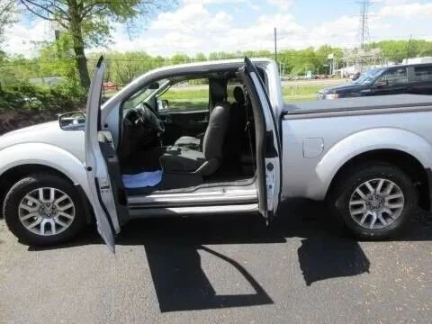 2010 Nissan Frontier 2nd Gen - Image 5 of 12