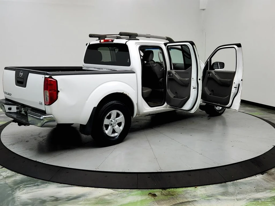 2010 Nissan Frontier 2nd Gen - Image 11 of 21