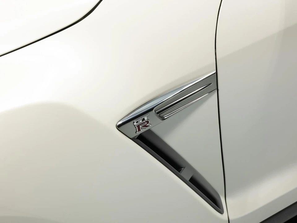 2010 Nissan R35 GT-R Premium - Image 13 of 31