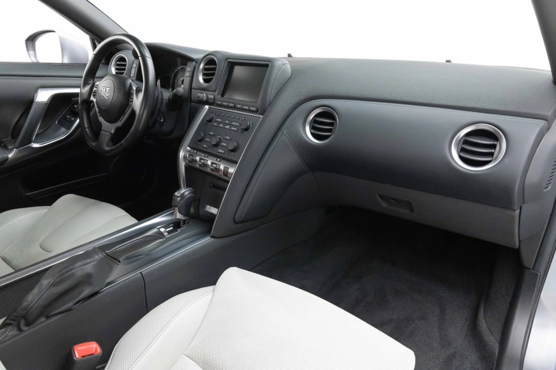 2010 Nissan R35 GT-R Premium - Image 2 of 31