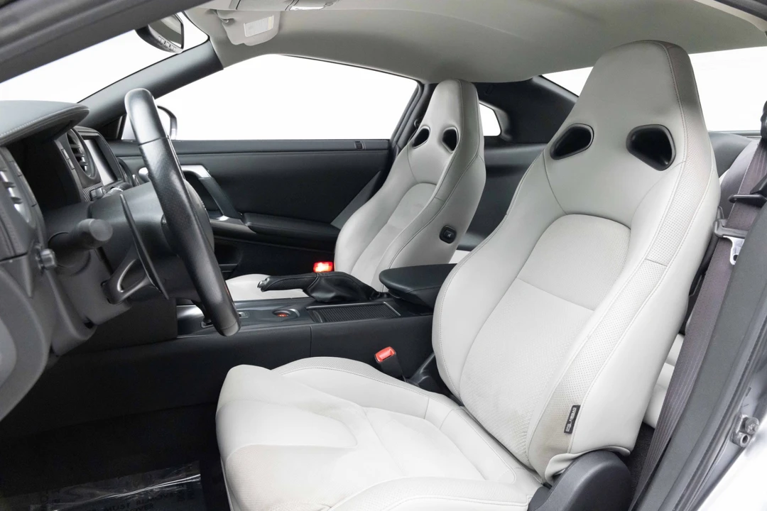2010 Nissan R35 GT-R Premium - Image 8 of 31