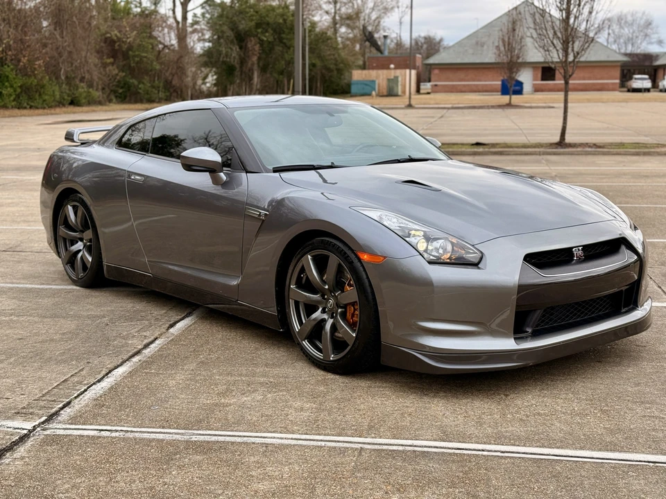 2010 Nissan R35 GT-R Premium - Image 2 of 31