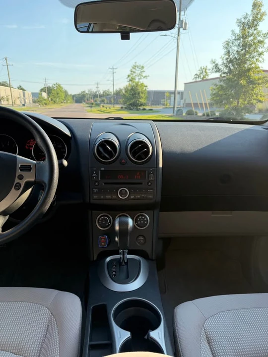 2010 Nissan Rogue - Image 9 of 15
