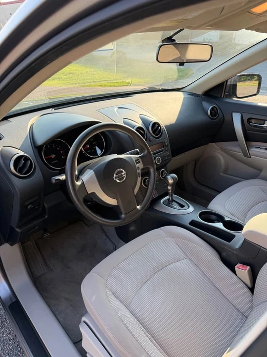 2010 Nissan Rogue - Image 8 of 15