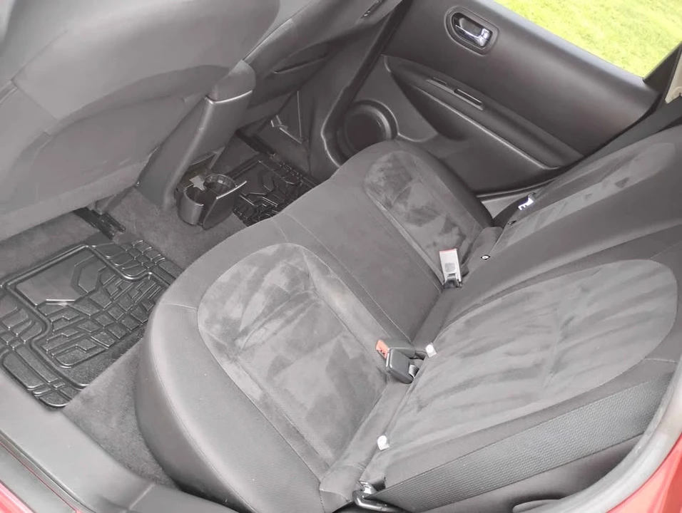 2010 Nissan Rogue - Image 14 of 18