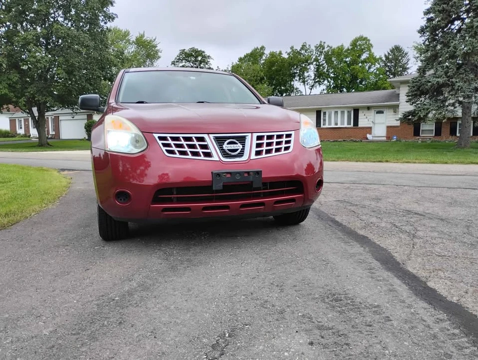 2010 Nissan Rogue - Image 2 of 18