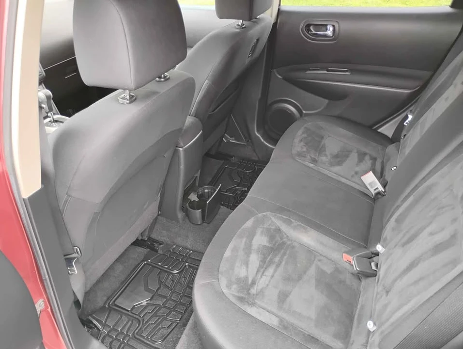 2010 Nissan Rogue - Image 17 of 18