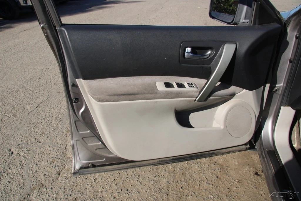 2010 Nissan Rogue - Image 13 of 21