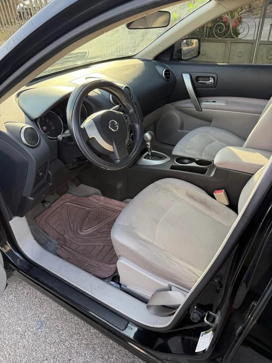 2010 Nissan Rogue - Image 5 of 7