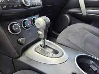 2010 Nissan Rogue - Image 11 of 12