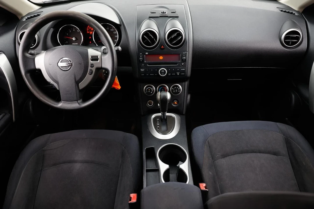 2010 Nissan Rogue - Image 2 of 12