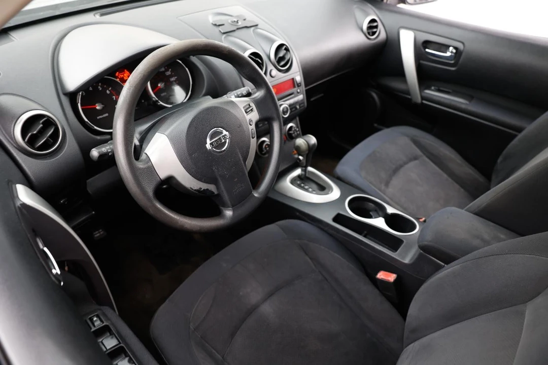 2010 Nissan Rogue - Image 4 of 12