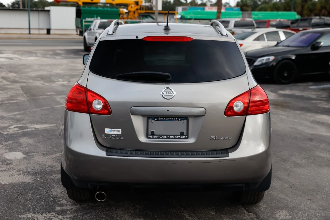 2010 Nissan Rogue - Image 9 of 12