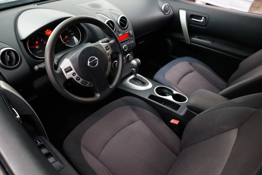2010 Nissan Rogue - Image 4 of 12
