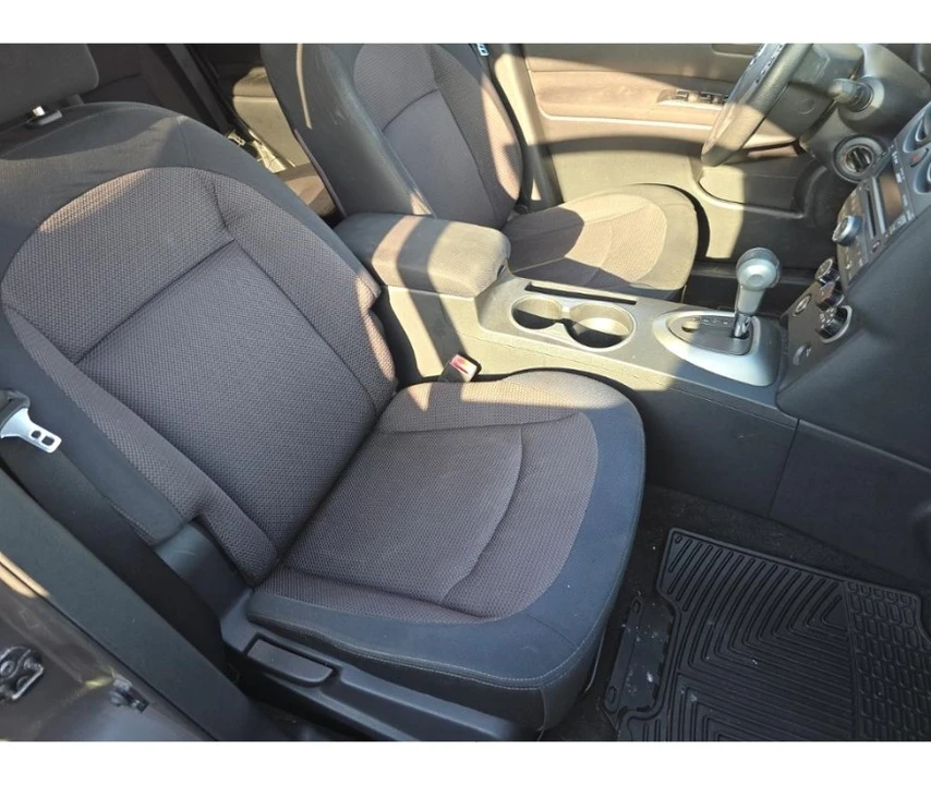 2010 Nissan Rogue - Image 10 of 16