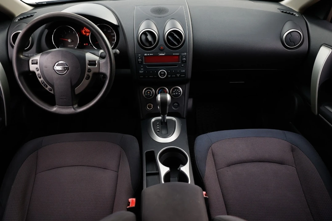 2010 Nissan Rogue - Image 2 of 12