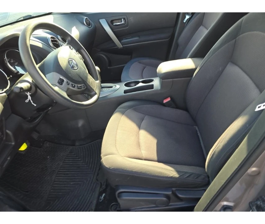 2010 Nissan Rogue - Image 9 of 16