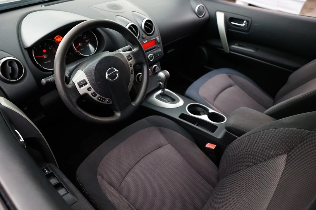 2010 Nissan Rogue - Image 4 of 12