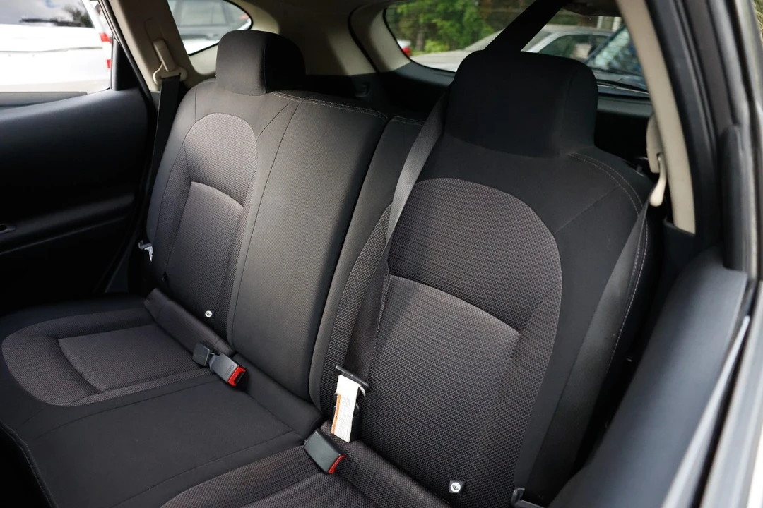 2010 Nissan Rogue - Image 8 of 12