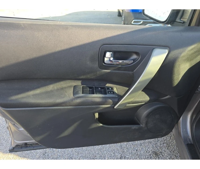 2010 Nissan Rogue - Image 15 of 16