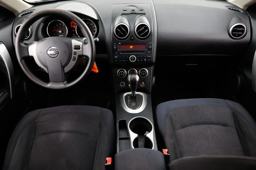 2010 Nissan Rogue - Image 2 of 12