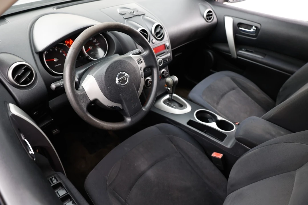 2010 Nissan Rogue - Image 4 of 12