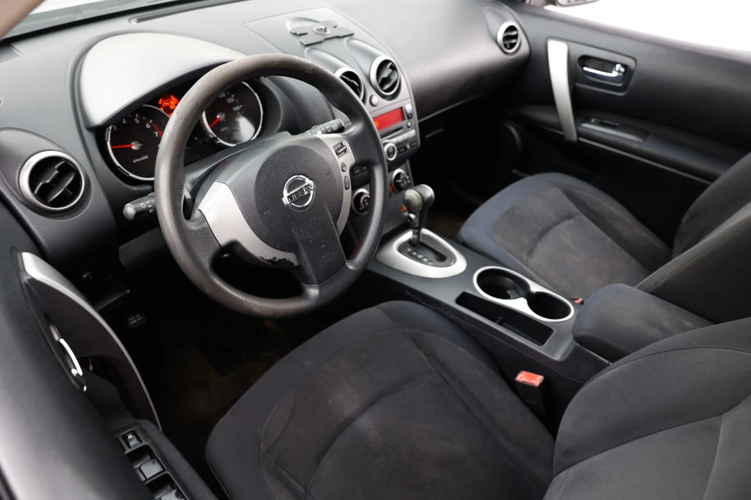 2010 Nissan Rogue - Image 4 of 12